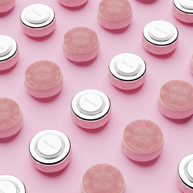 Nacomi Omi Facial Massager & Cleansing Brush 3-in-1 szczoteczka do twarzy Różowa