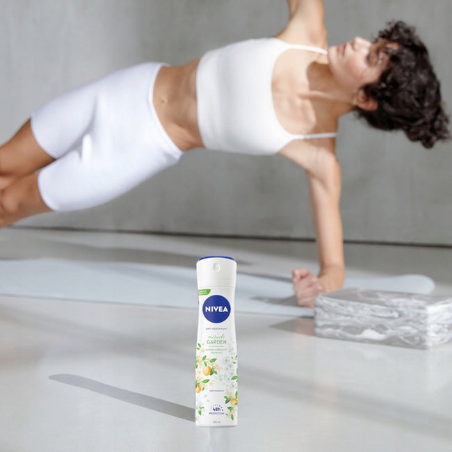 Nivea Miracle Garden antyperspirant w spray'u Jaśmin i Bergamotka 150ml