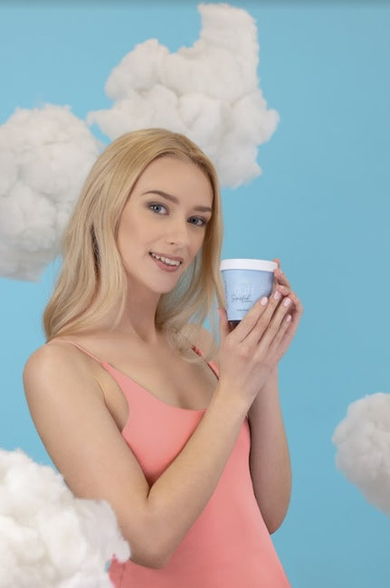 Fluff Superfood Body Cloud Illuminating rozświetlająca chmurka do ciała 150g