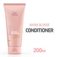 Wella Professionals Invigo Blonde Recharge Color Refreshing Conditioner odżywka z pigmentami koloru do włosów w kolorze ciepłego blondu 200ml