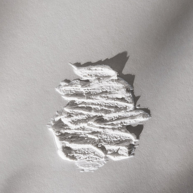 Veoli Botanica Silky Smooth Body wygładzająco-nawilżająca maska do ciała w formie peelingu 180ml