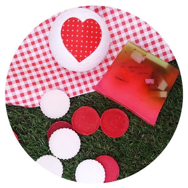 Bomb Cosmetics Summer Of Love Bath Blaster musująca kula do kąpieli 160g