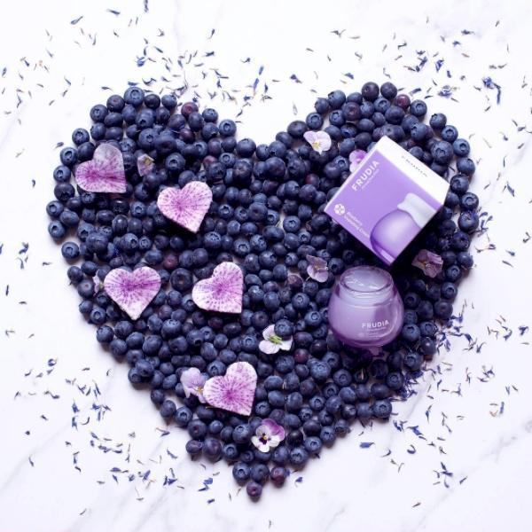 Frudia Blueberry Hydrating Intensive Cream mini intensywnie nawilżający krem do twarzy na bazie ekstraktu z jagód 10ml