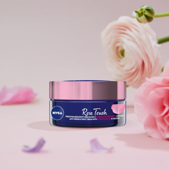 Nivea Rose Elegance zestaw przeciwzmarszkowy krem na dzień 50ml + przeciwzmarszczkowy krem na noc 50ml + kosmetyczka