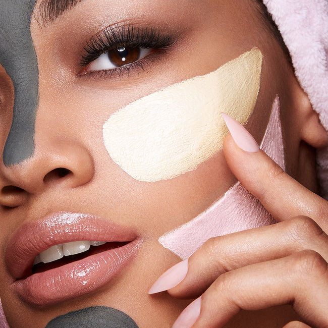 KIKO Milano Black Clay Mask oczyszczająco-matująca maska do twarzy z węglem i czarną glinką 50ml