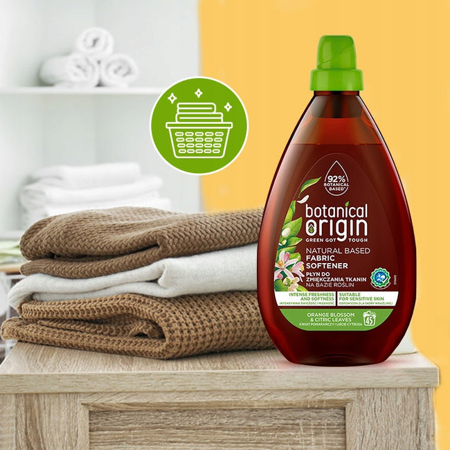 Botanical Origin Płyn do zmiękczania tkanin na bazie roślin Kwiat Pomarańczy i Liście Cytrusa 900ml